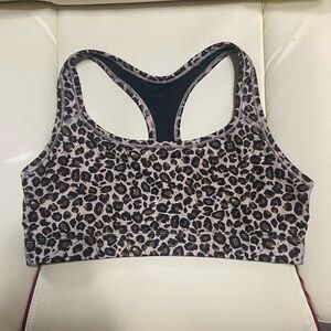 GAP EUC animal print medium impact sports bra size M w/ key pocket
